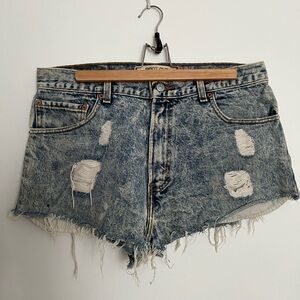 Levi’s Distressed Denim Women Shorts